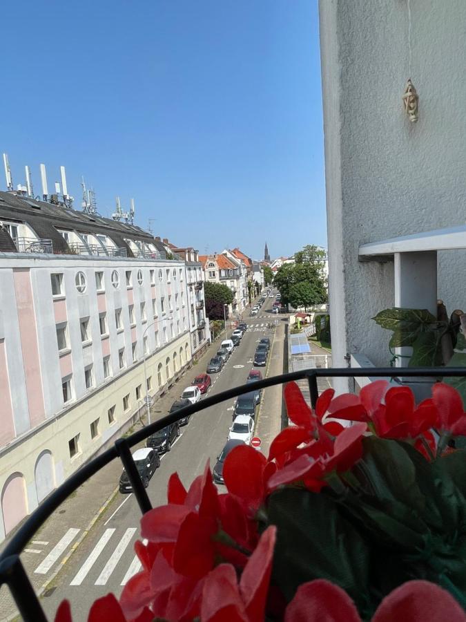 Guest Room "We Are With You In This Flat" Straatsburg Buitenkant foto